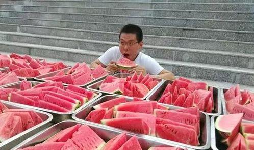 小记者吃瓜大赛,舌尖上的新闻盛宴